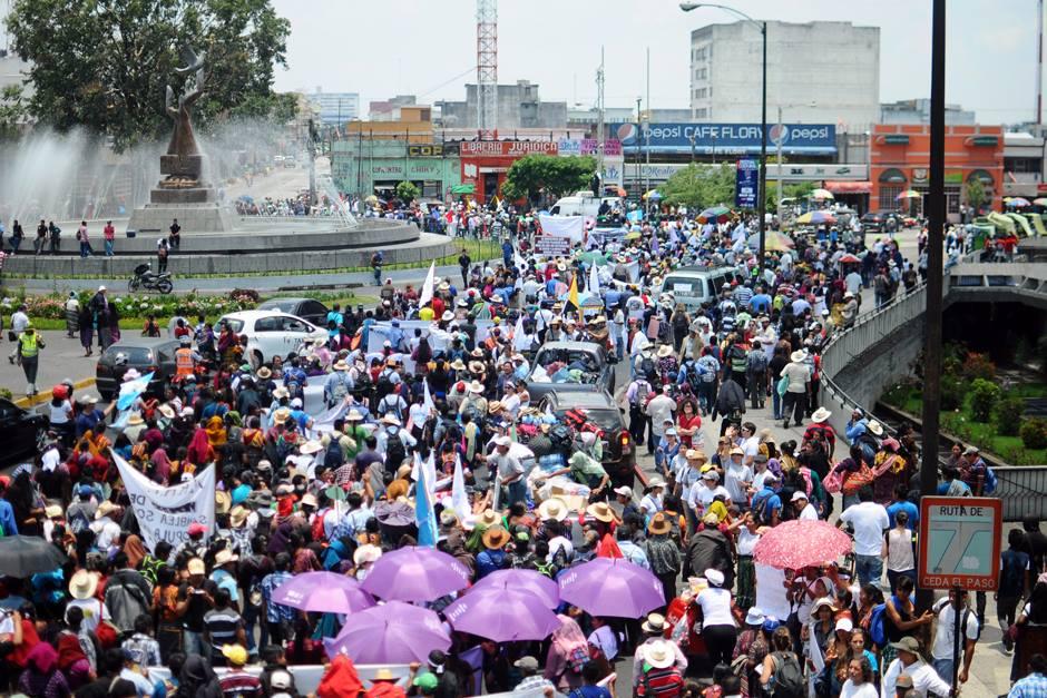 Varios grupos organizaron marchas desde varios departamentos del país hacia la ciudad. (Foto: Alejandro Balán/Soy502)