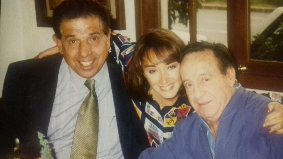 María Antonieta de las Nieves compartió esta fotografía junto con un mensaje de despedida a su compañero el Profesor Jirafales. (Foto: Facebook)