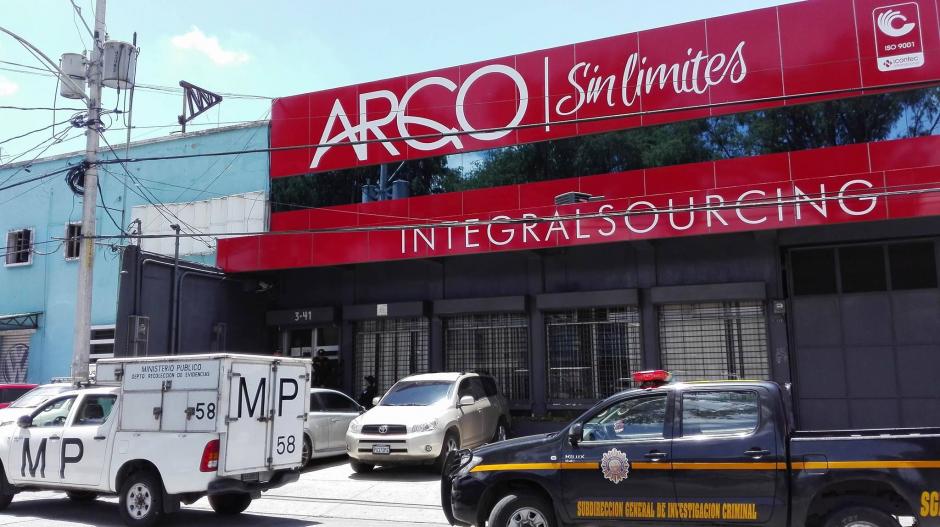 Las autoridades allanaron la empresa "Arqco" del exministro de Comunicaciones, Alejandro Sinibaldi. (Foto: Marcia Zavala/Soy502)