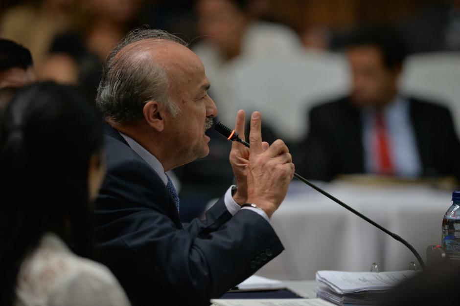 El auditor de Otto Pérez y Roxana Baldetti, Mario Rodolfo Contreras Díaz declaró ante el juez en el caso Cooptación del Estado. (Foto: Wilder López/Soy502) 