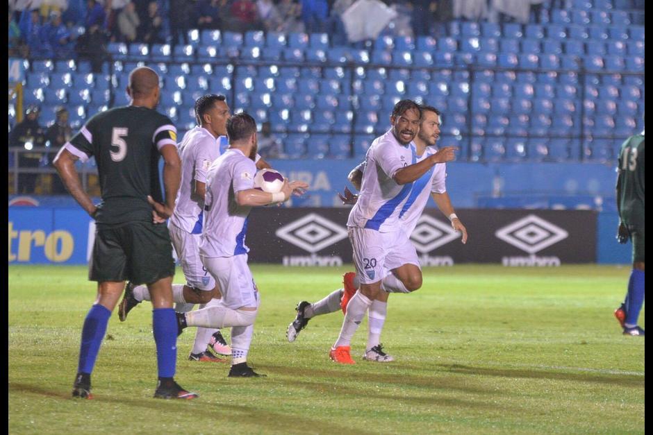 Carlos Ruiz dejó de manera definitiva a la Selección Nacional, pero no sin antes conseguir algunos récords mundiales. (Foto: Soy502)