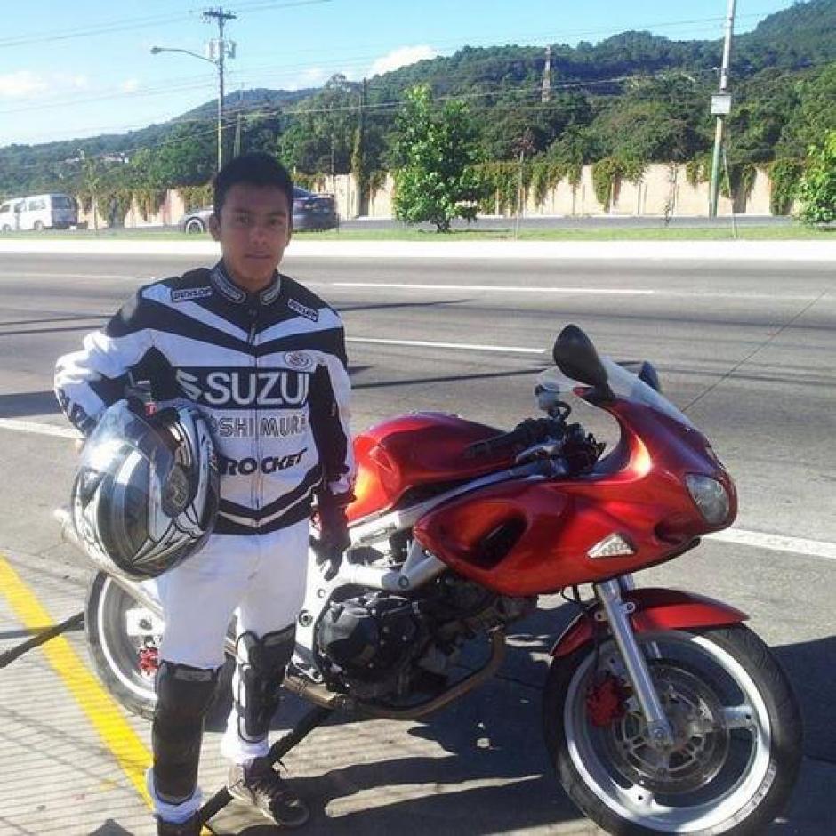 Melvin Casia era estudiante irregular de la Escuela Normal para Varones, murió durante un enfrentamiento entre estudiantes en la 10a calle Paseo de la Sexta, Centro Histórico. (Foto:Facebook)&nbsp;