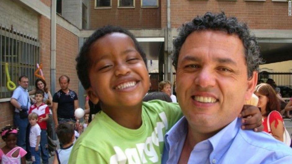 El padre adoptivo del niño africano espera que el gigante de la tecnología encuentra la manera de desbloquear el iPhone de Dama para tener acceso a sus recuerdos. (Foto: CNN Money)