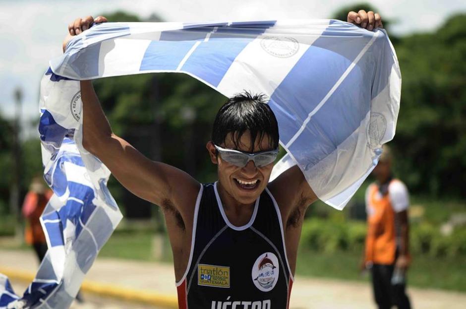 El triatleta chimalteco Francisco Hichaj, se alzó con el bicampeonato en el Centroamericano de Granada, Nicaragua. (Foto: Franciso López Ventura)