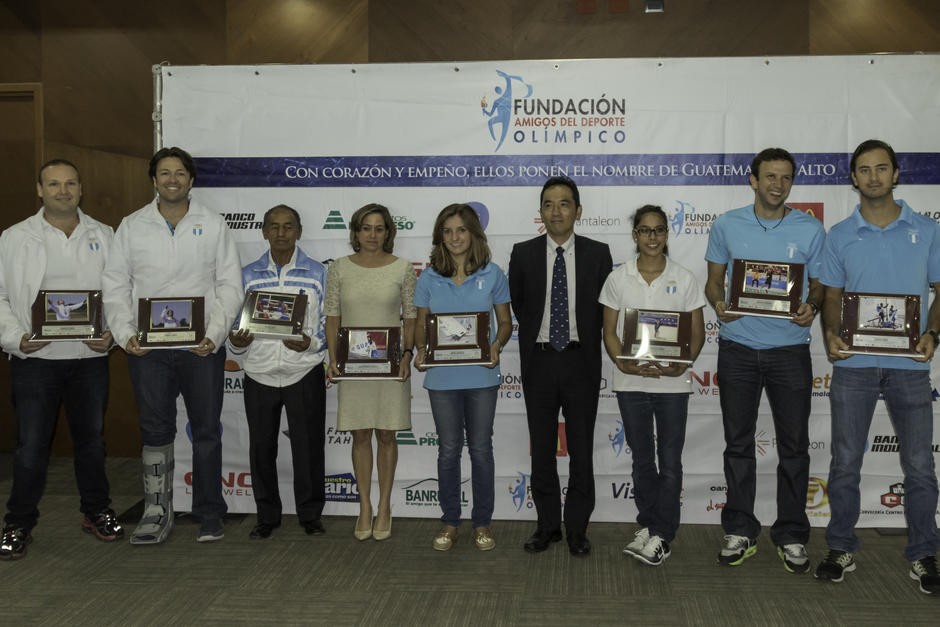 Los medallistas guatemaltecos en los Juegos Panamericanos Toronto 2015, fueron reconocidos por la FADO. (Foto: Marcelo Jiménez/Soy502)