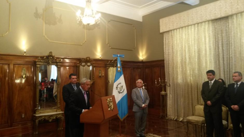 El presidente Otto Pérez Molina juramentó a Sebastian Marcucci como nuevo Ministro de Agricultura. (Foto: Soy502)