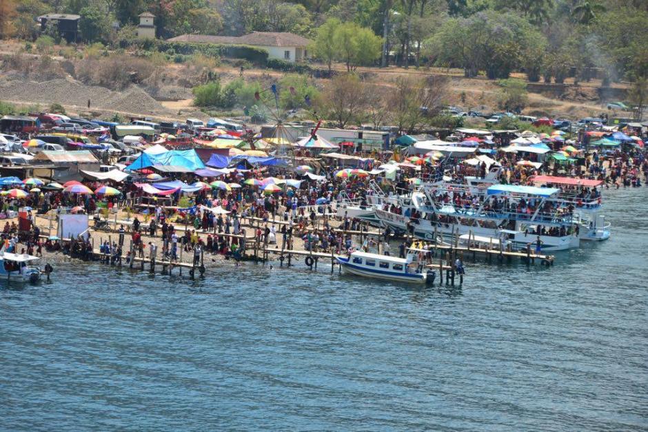 La mayoría de turistas se desplazó por vía terrestre. (Foto: Jesús Alfonso/Soy502)