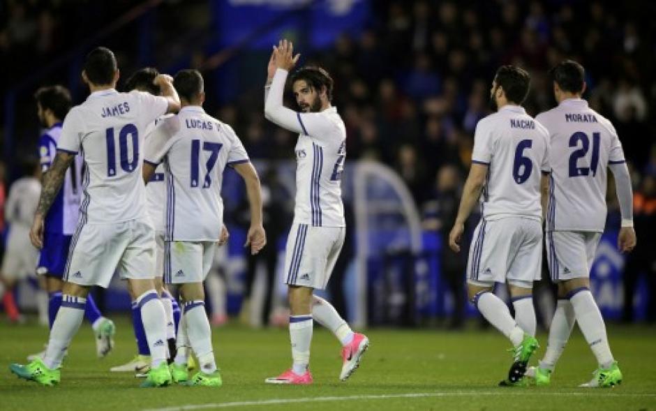 El Real Madrid venció por goleada al Deportivo La Coruña en el estadio de Riazor. (Foto: AFP)