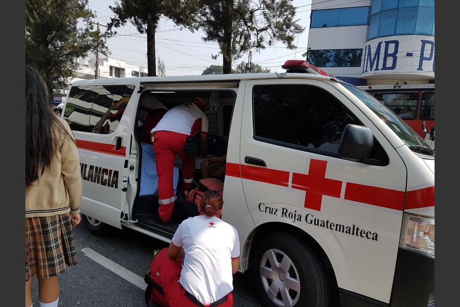 Una de las adolescentes atropelladas se encuentra en estado delicado y diez estudiantes más están estables. (Foto: @CRGuatemalteca)