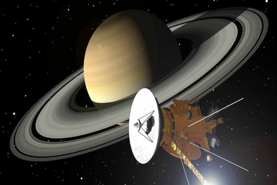 Los científicos estiman que en septiembre próximo, Cassini caerá definitivamente en la atmósfera de Saturno, lo que concluirá su misión. (Imagen: Fayer Wayer)