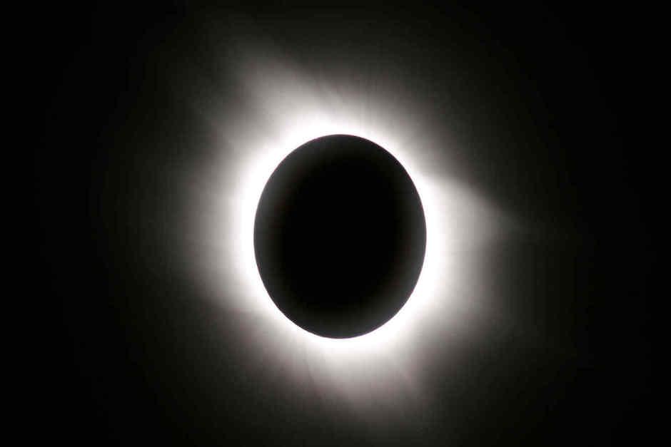 En casi un siglo, un eclipse total de Sol no había sido visto en los Estados Unidos. (Imagen: Telemundo)