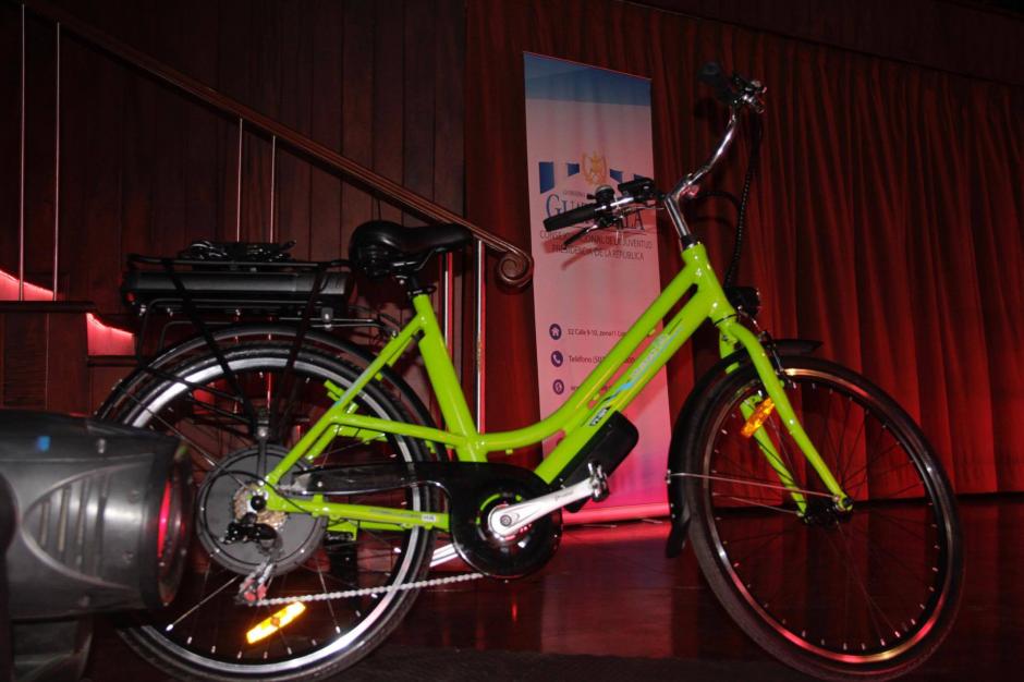 Cada bicicleta costó más de 7 mil quetzales a la institución. (Foto: Fredy Hernández/Soy502)