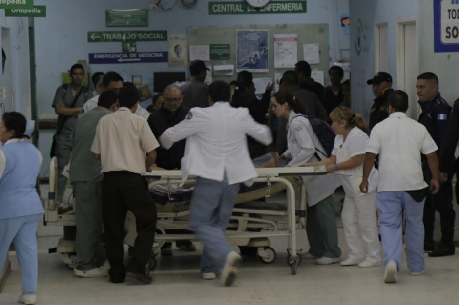 Aún permanecen 12 personas heridas en el mismo hospital. (Foto: Alejandro Balán/Soy502)&nbsp;