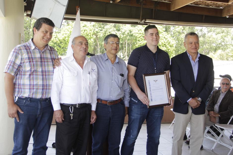 Julio Alvarado quiere cumplir su sueño de ser un piloto aéreo. (Foto: Fredy Hernández/Soy502)