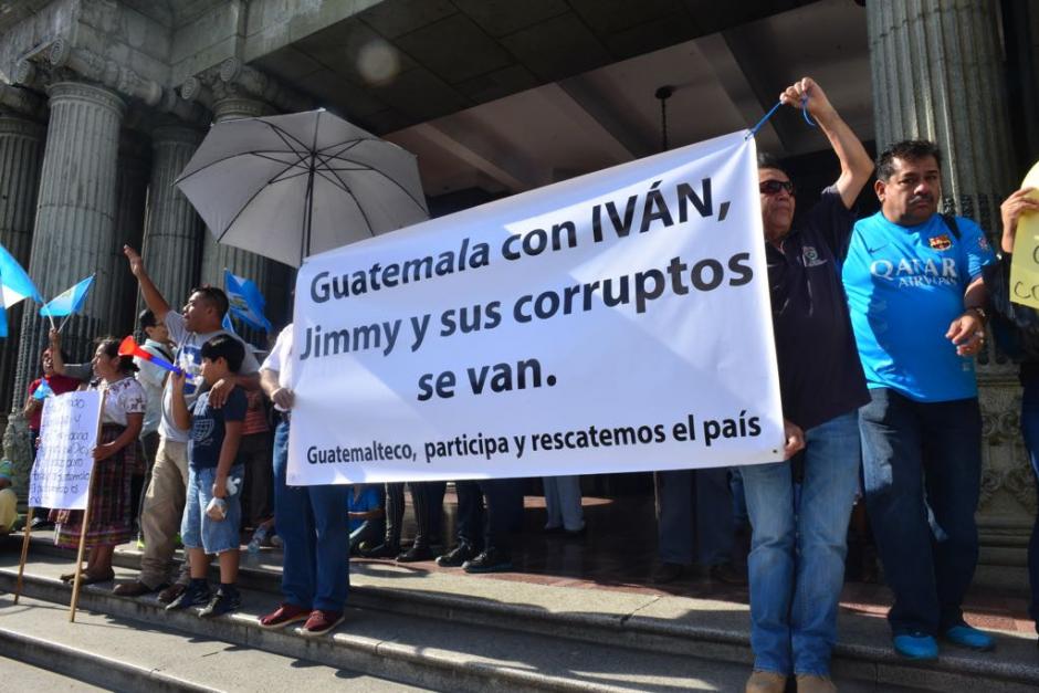 Los guatemaltecos también se pronunciaron en las redes sociales. (Foto: Wilder López/Soy502)