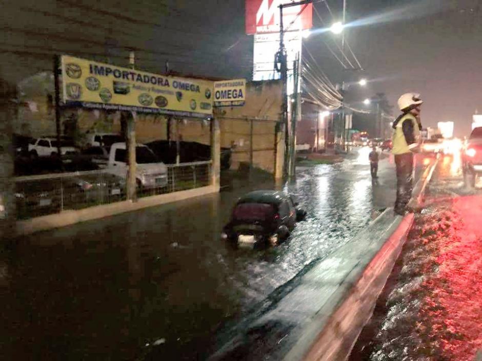 LLuvias generan complicaciones de tránsito en la capital y municipios aledaños. (Foto:&nbsp;@PampichiNews)
