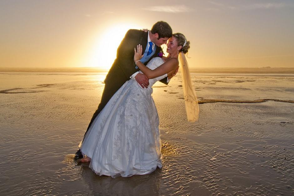 En los últimos años, las bodas en las playas o áreas abiertas se han vuelto una tendencia (Foto: Quien dijo boda)