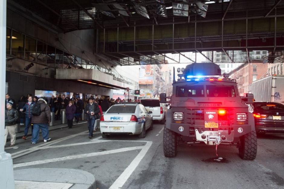 Los policías desplegaron un fuerte operativo en Nueva York. (Foto: AFP)&nbsp;