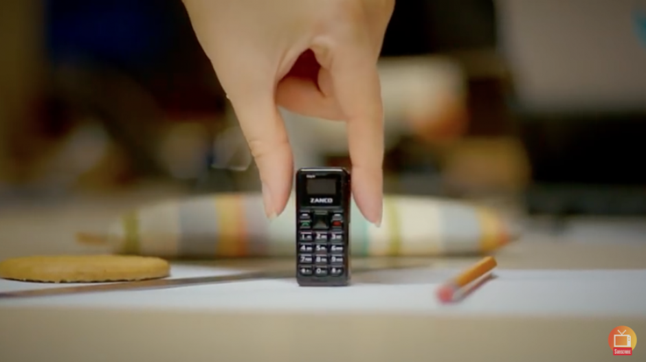 Presentan el teléfono móvil más pequeño del mundo (vídeo) - 27.12