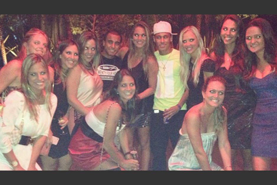 Neymar y sus locas y lujosas vacaciones en Brasil. (Foto: Instagram)