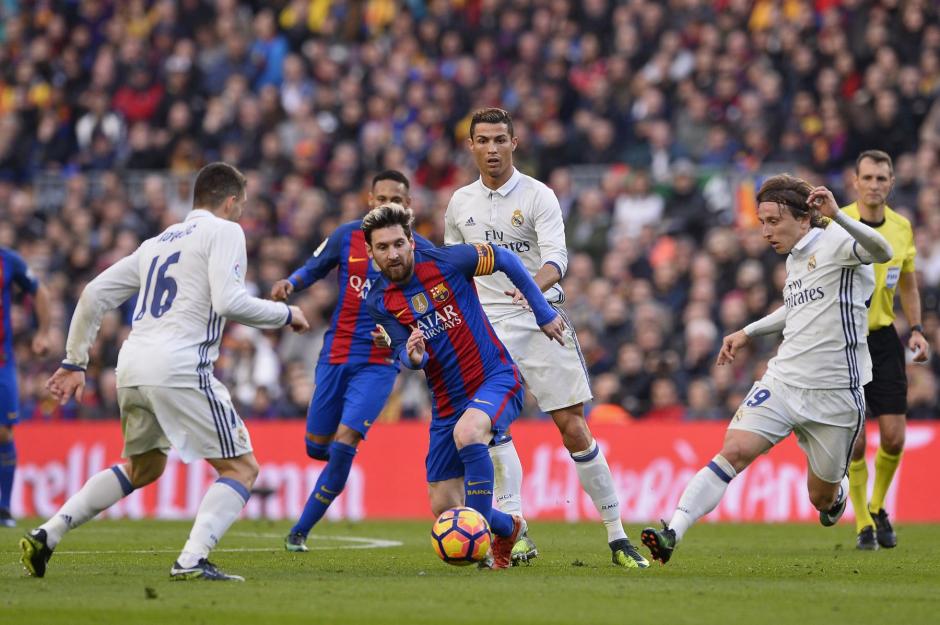 El superclásico español se jugará el próximo 20 de diciembre de 2017 en el Santiago Bernabéu. (Foto: AFP)