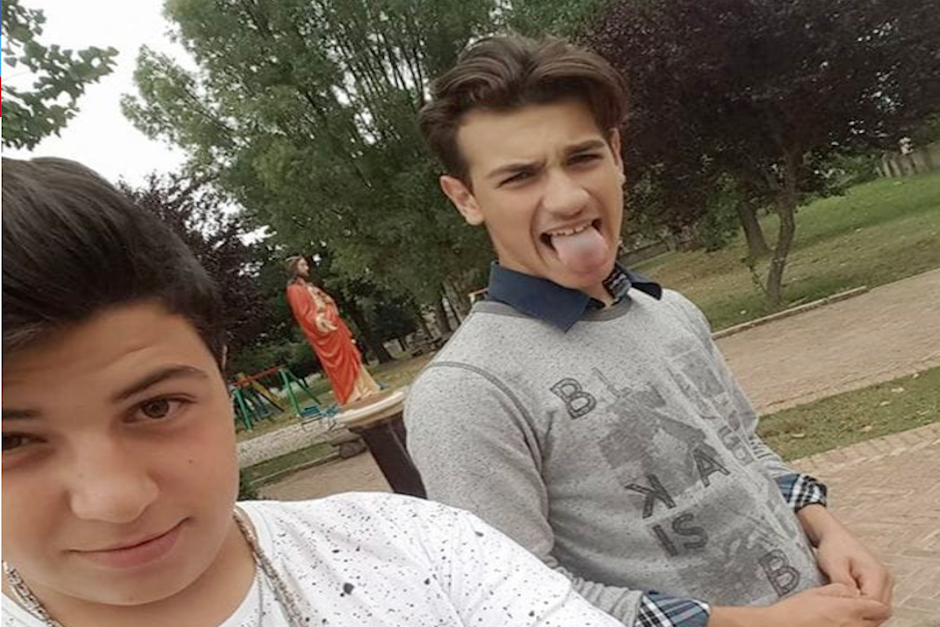 Francesco Prestia (derecha) y Alex Pititto (izquierda) eran los mejores amigos hasta que el primero dio like&nbsp;a una foto de la novia del segundo. (Foto: Infobae)