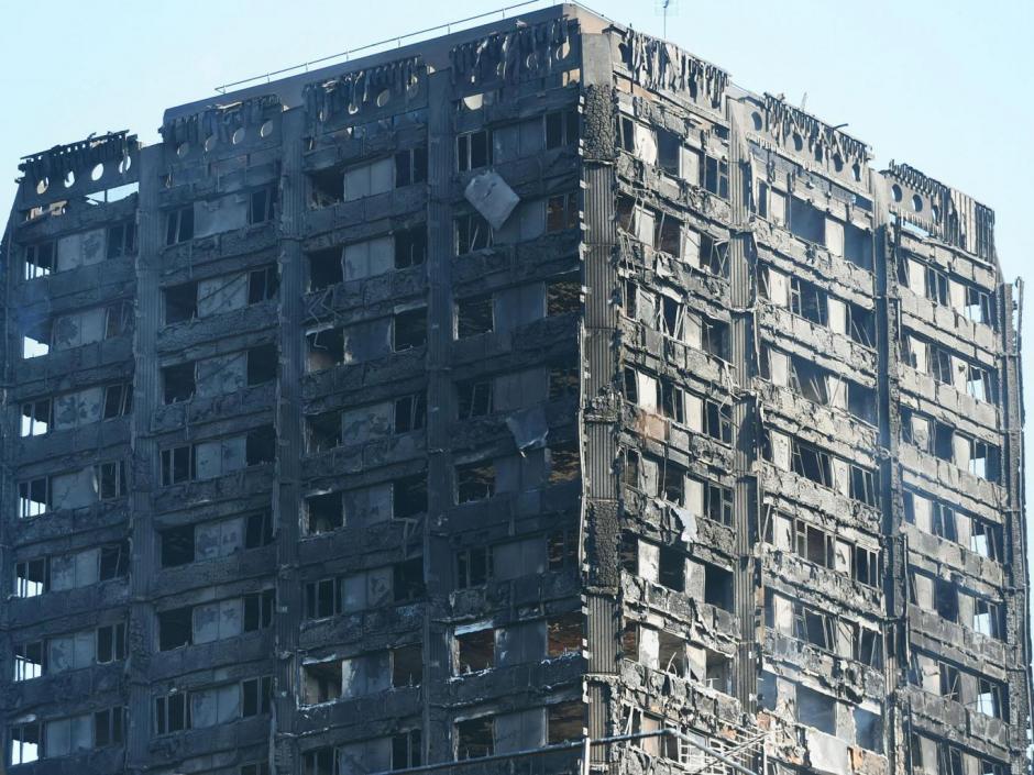 El edificio de apartamentos fue consumido por las llamas. (Foto: Independent)