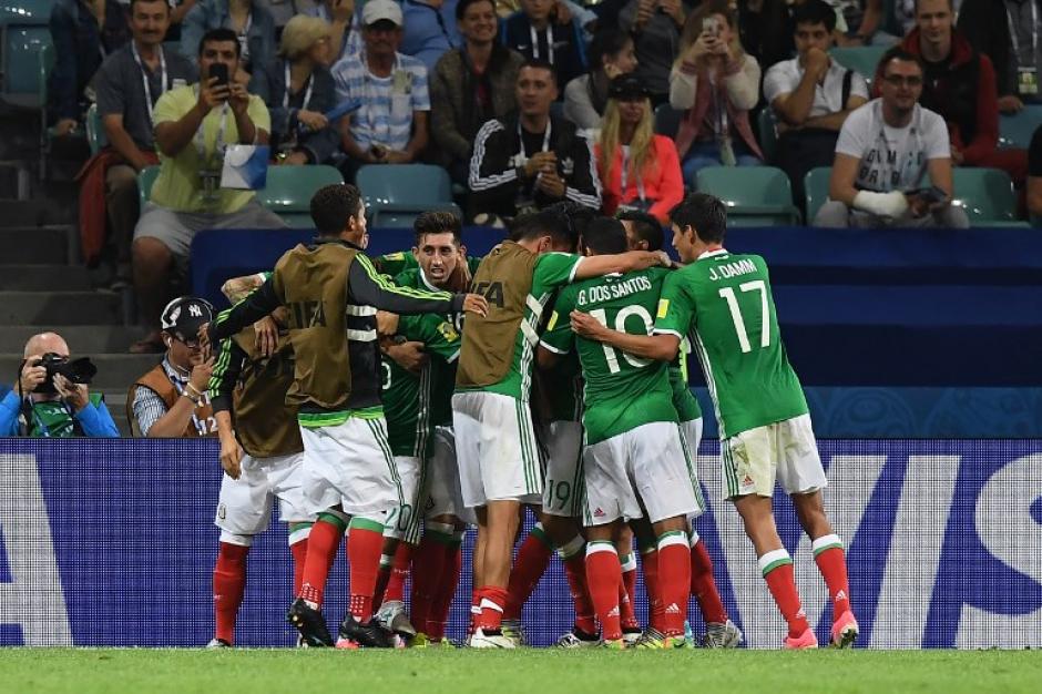 La selección de México consiguió su primera victoria de la Copa Confederaciones 2017. (Foto: AFP)