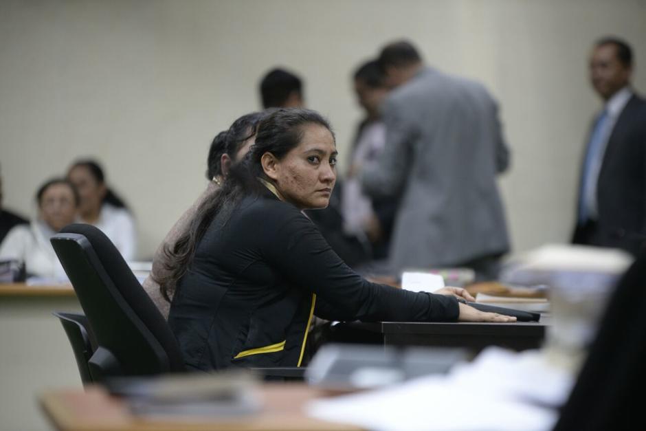 Lucinda Marroquín, subinspectora de la PNC acusada de homicidio en el Caso Hogar Seguro, declaró en tribunales. (Foto: Wilder López/Soy502)