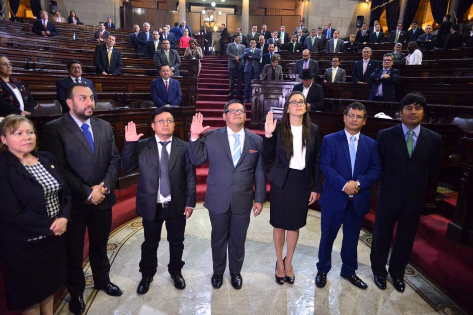 Tres diputados fueron juramentados en el Congreso y sustituirán a tres legisladores con problemas con la justicia. (Foto: Jesús Alfonso/Soy502)