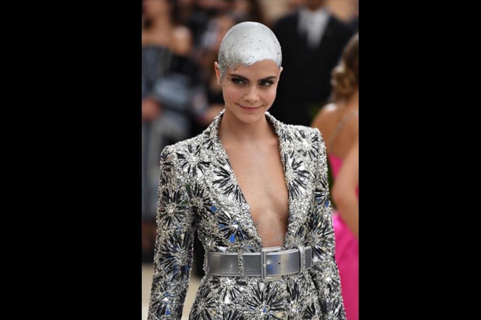 Así llegó Cara Delevingne a la gala. (Foto: CNN)