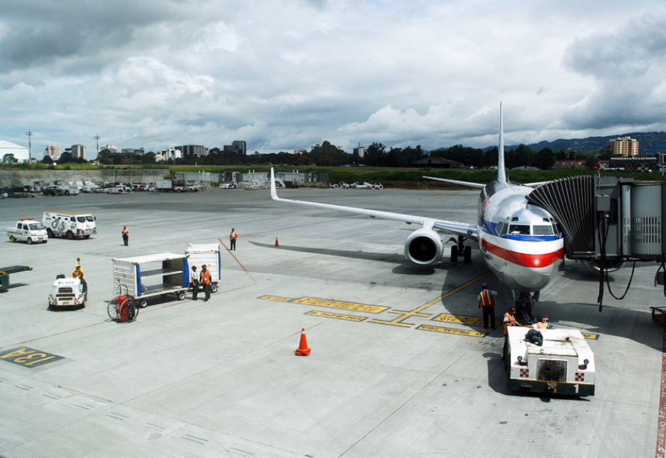 El aeropuerto La Aurora mejorará sus servicios y su infraestructura existente. (Foto: Anadie)