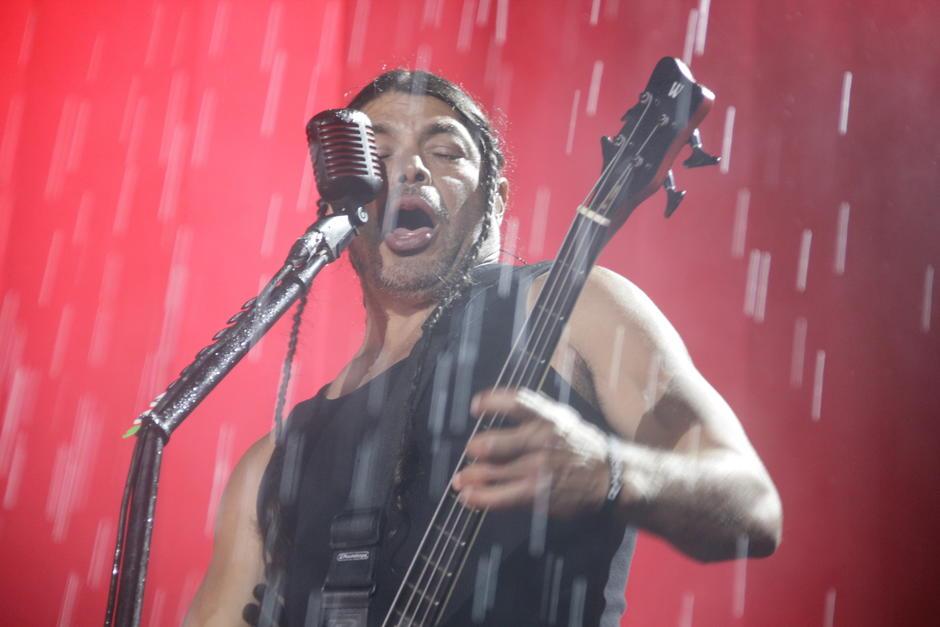 Robert Trujillo rindió tributo en memoria de Chris Cornell. (Foto: Fredy Hernández)