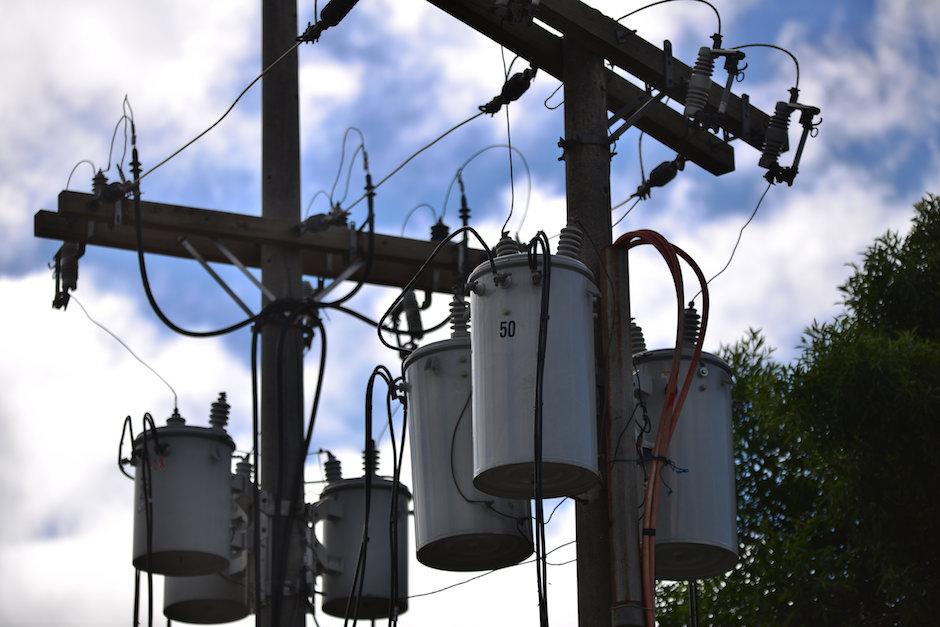 Las nuevas tarifas del servicio de energía presentan una leva baja que beneficiará a todo el país. (Foto: archivo/Soy502)