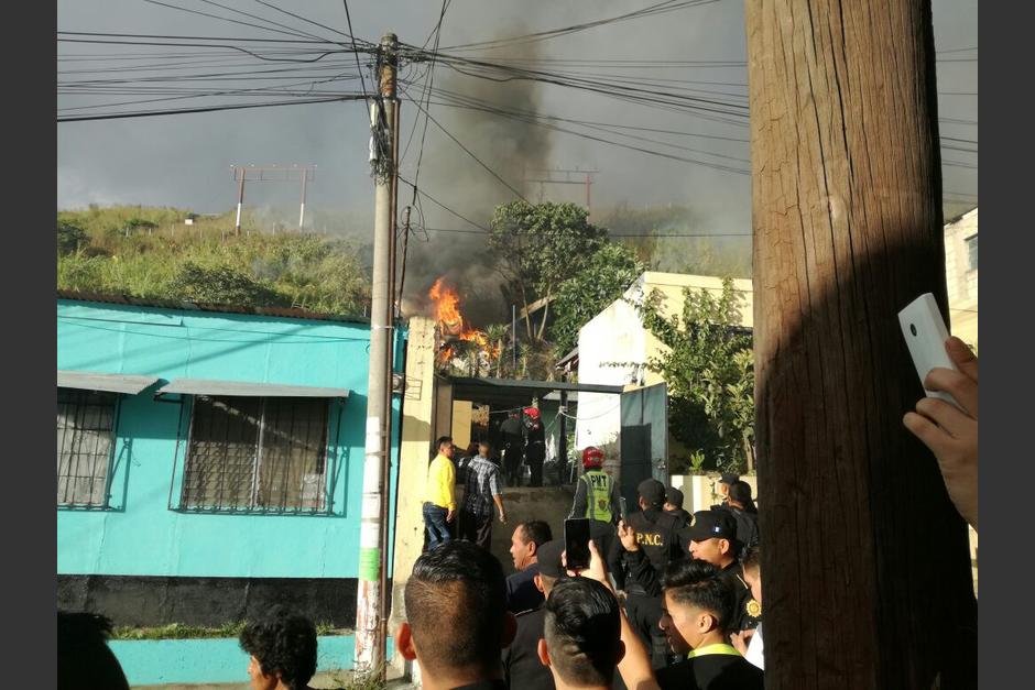 Una avioneta cayó en la 27 avenida y 11ª. calle de la zona 13 capitalina. (Foto: PNC)