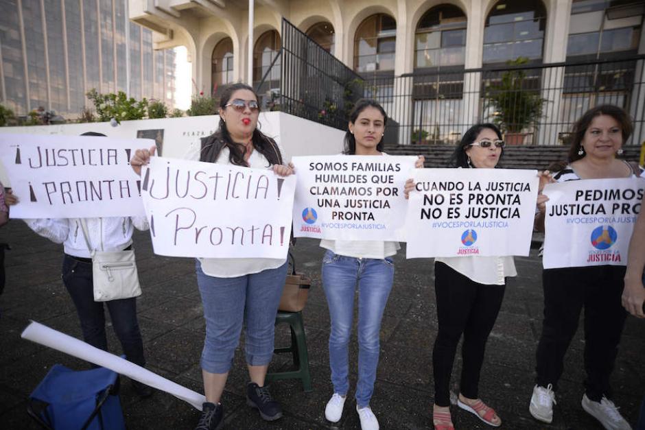 Las familias de muchos detenidos en casos de corrupción han protestado por los retrasos en los procesos. (Foto: Wilder López/Soy502)