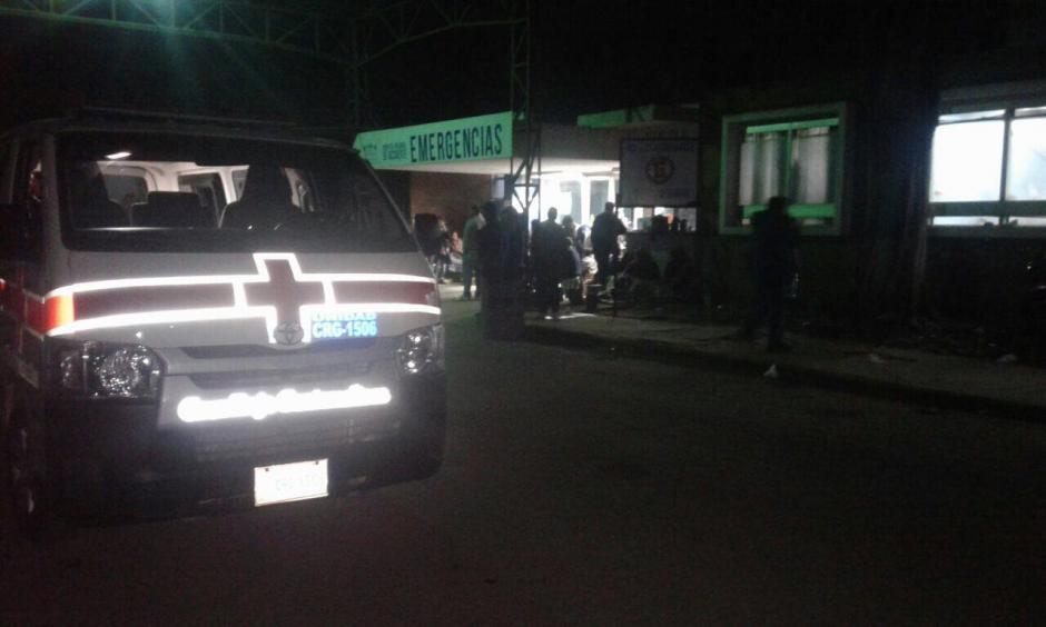 Un bombero voluntario murió tratando de apagar las llamas en un incendio en la Terminal de Minerva en Quetzaltenango. (Foto: Cruz Roja Guatemalteca)