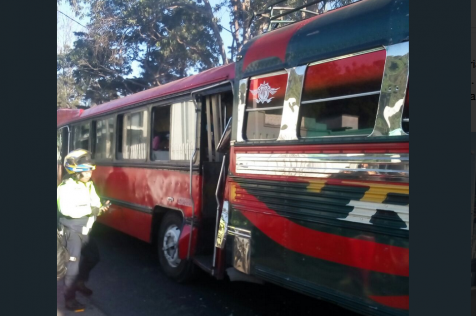 El bus urbano chocó en la parte trasera de uno extraurbano. (Foto: Pablo Morales/PMT)&nbsp;