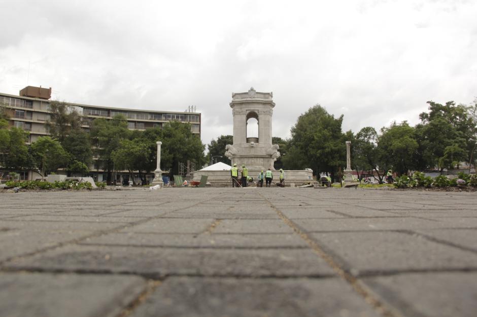 La Plaza España espera la llegada de visitantes antes del día de la Independencia. (Foto: Fredy Hernández/Soy502)