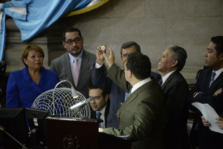 Diputados integran Comisión Pesquisidora para determinar si se le retiran o no la inmunidad al presidente Jimmy Morales. (Foto: Wilder López/Soy502)