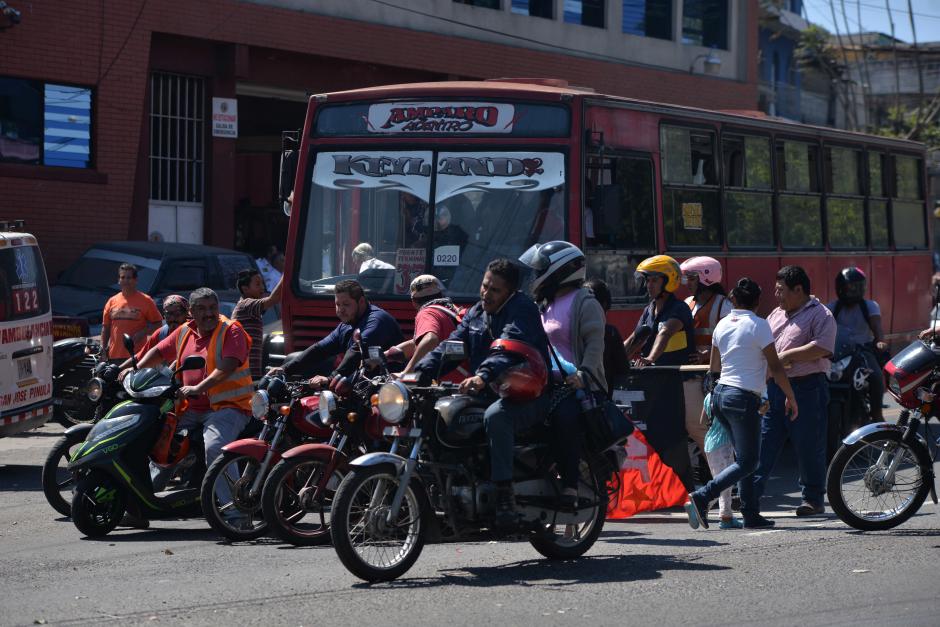 Los guatemaltecos han encontrado en la motocicleta un medio más rápido y accesible para transportarse. (Foto: archivo)