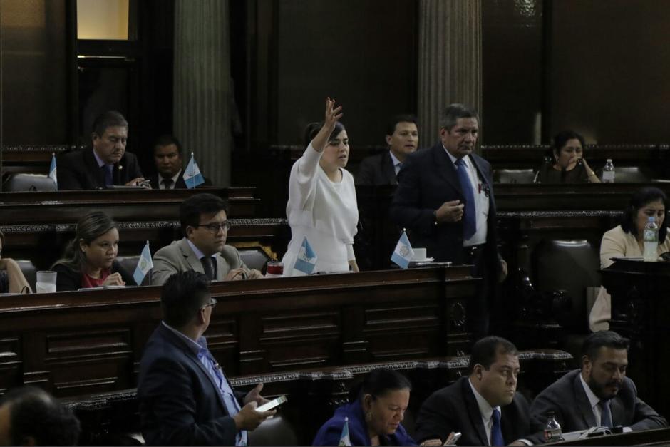 La diputada Patricia Sandoval arremetió contra el presidente del Congreso, Óscar Chinchilla, por no darle la palabra. (Foto: Alejandro Balán/Soy502)