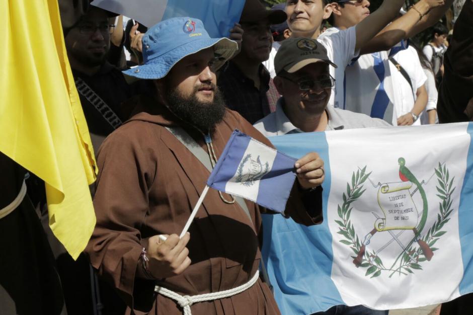 Un grupo de franciscanos se unió a la marcha. (Foto: Alejandro Balán/Soy502) 