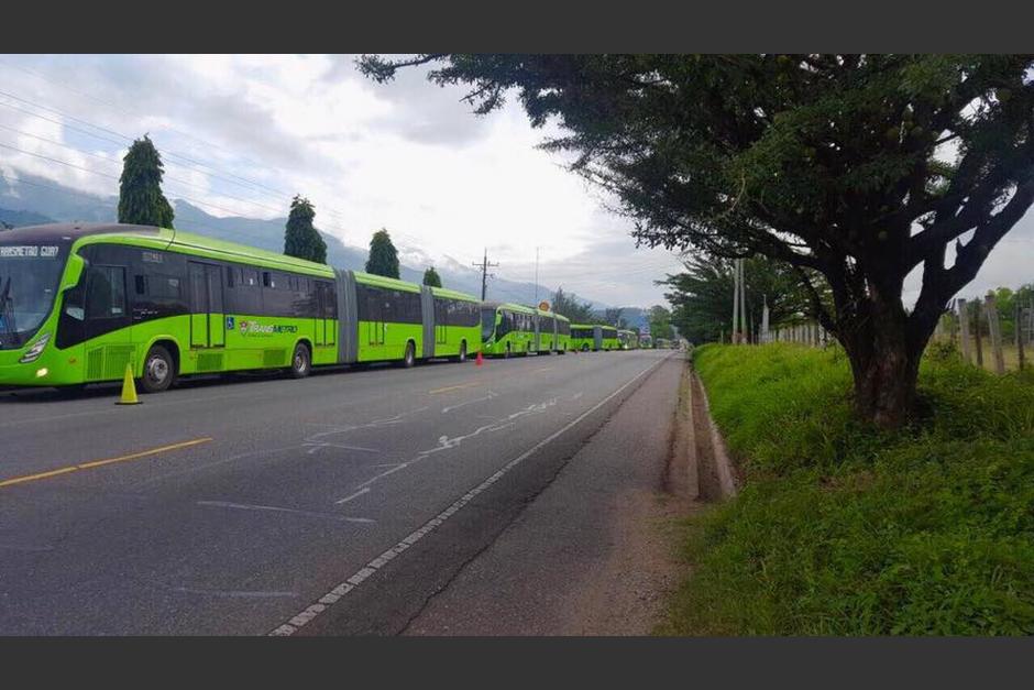 Los buses ingresaron esta mañana al país. (Foto: FacebookMuniGuate)