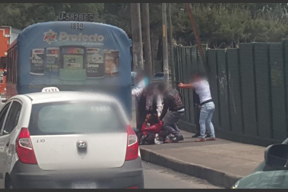 Un grupo de investigadores detuvo a varios delincuentes en el Periférico. (Foto: Amílcar Montejo/PMT)&nbsp;