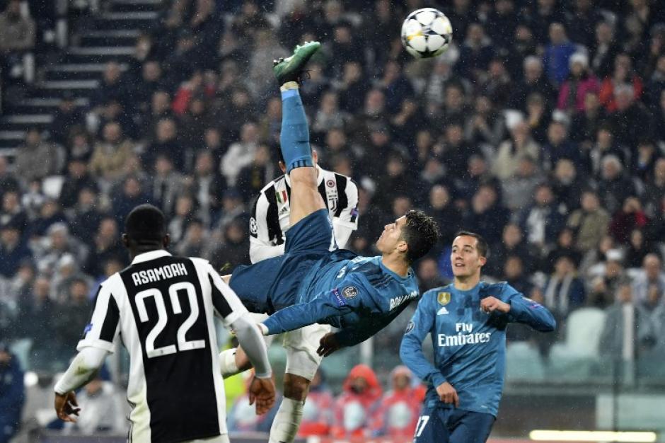 La afición de la Juventus plaudió de pie el golazo de chilena de Cristiano Ronaldo. (Foto: AFP)