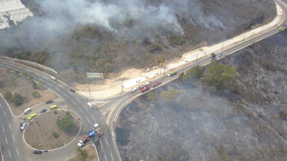 El incendio forestal en El Naranjo comenzó el sábado 7 de abril. (Foto: Conred)