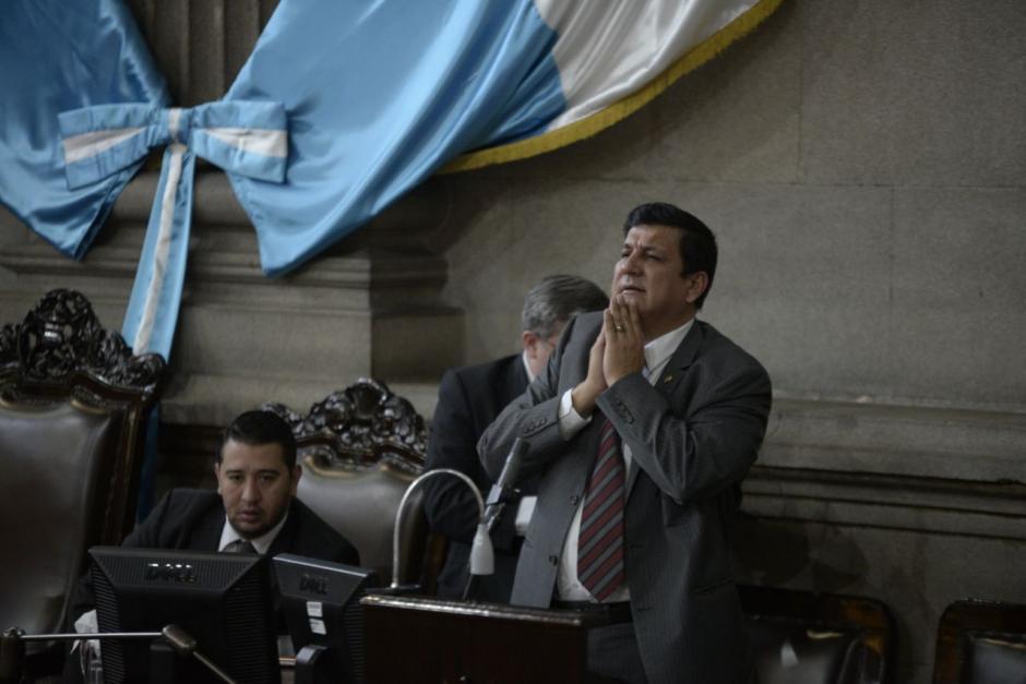 El diputado Estuardo Galdámez dijo en el Hemiciclo que votará para recuperar Brasil. (Foto: Archivo/Soy502)&nbsp;