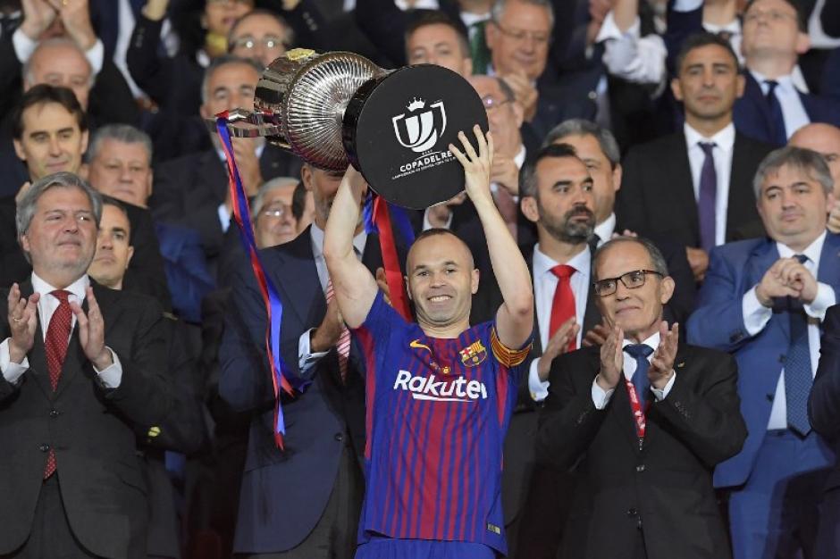 El Barcelona goleó al Sevilla y consiguió su primer título de la temporada. (Foto: AFP)
