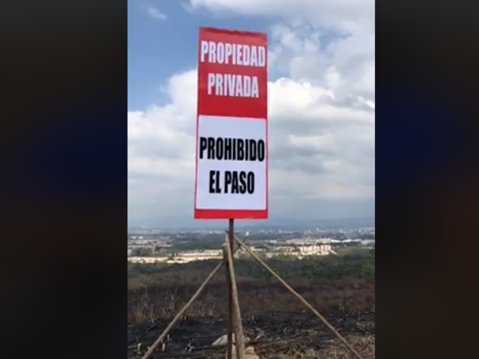 El alcalde de Mixco denunció que el incendio en el Naranjo pudo ser provocado. (Foto: captura video)&nbsp;